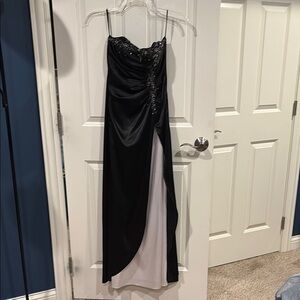Jump apparel Elegant Black and White Evening Dress size 5-6